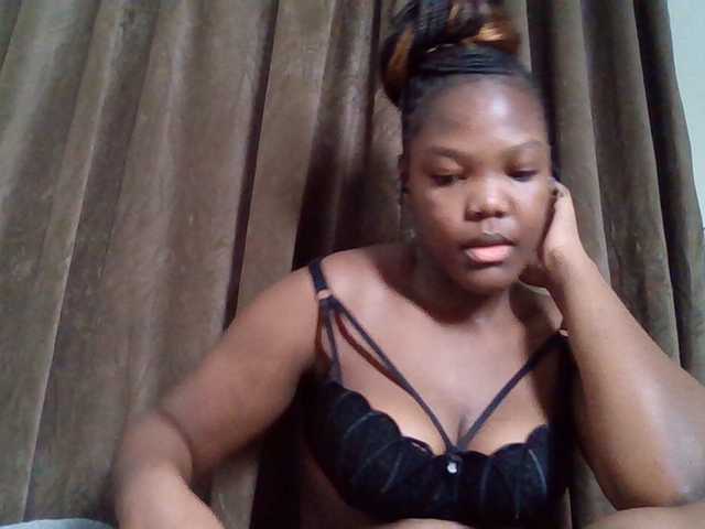 Sexyicey live cam on BongaCams