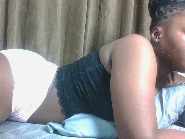 Sexyicey live webcam show