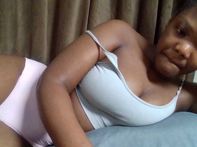 Sexyicey live cam on BongaCams
