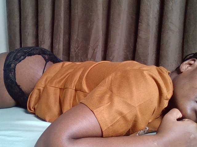 Sexyicey live cam on BongaCams