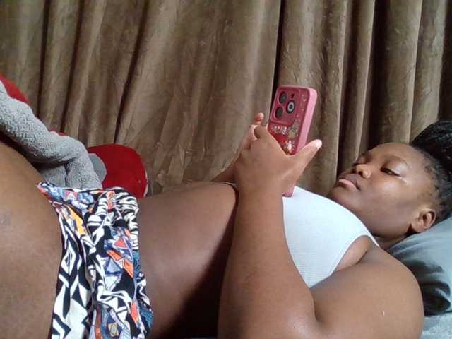 Sexyicey live webcam show