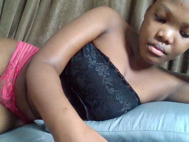 Sexyicey live cam on BongaCams
