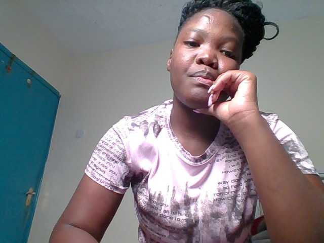 Sexyicey live cam on BongaCams