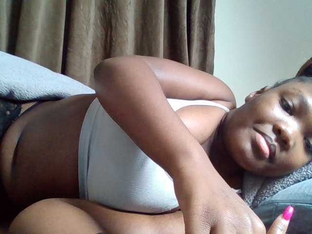 Sexyicey live cam preview
