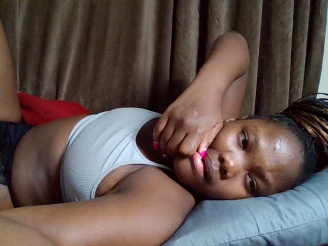 Sexyicey live cam on BongaCams
