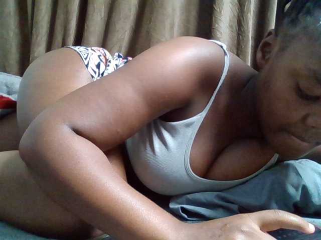 Sexyicey live cam on BongaCams