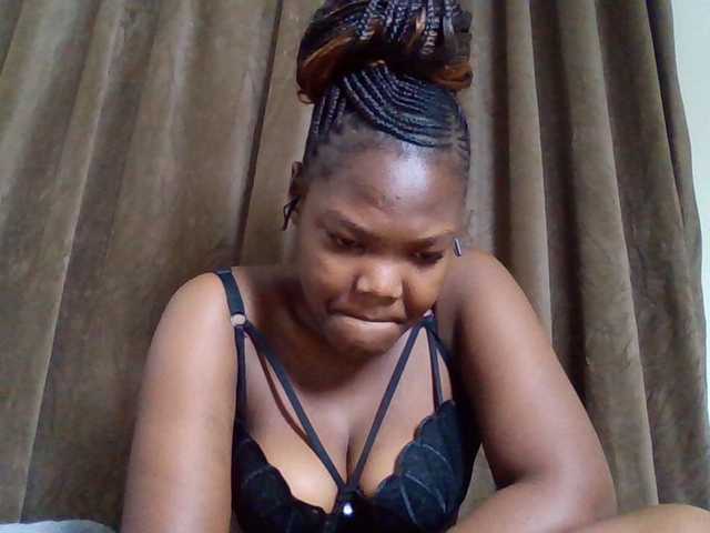 Sexyicey live cam on BongaCams