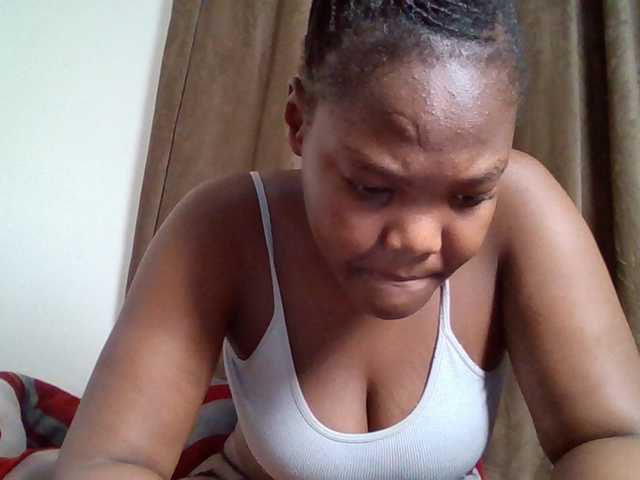 Sexyicey live cam on BongaCams
