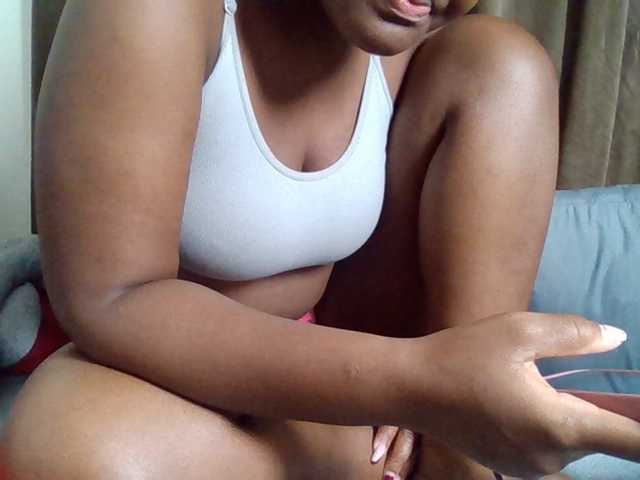 Sexyicey live cam on BongaCams