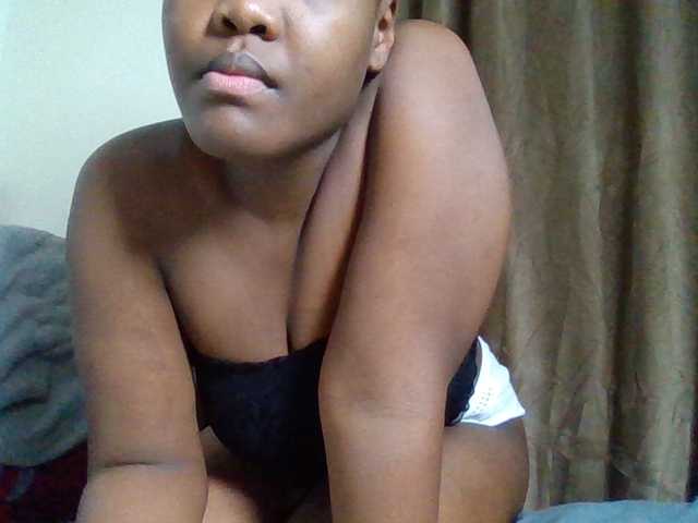 Sexyicey live cam on BongaCams