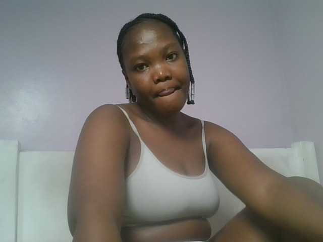 Sexyicey live cam on BongaCams