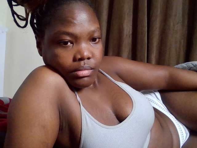 Sexyicey live cam on BongaCams