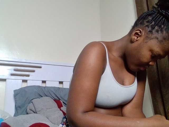 Sexyicey live webcam show