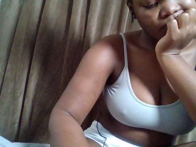 Sexyicey live cam on BongaCams