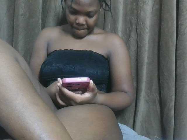 Sexyicey live webcam show