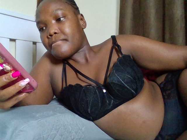 Sexyicey live cam on BongaCams