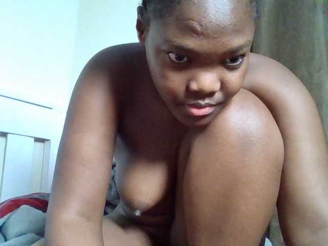 Sexyicey live cam on BongaCams
