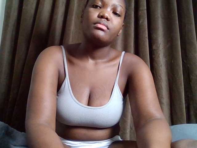 Sexyicey live cam preview