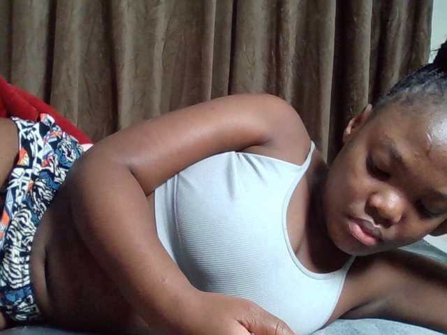 Sexyicey live cam on BongaCams