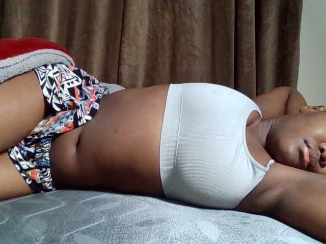 Sexyicey live webcam show