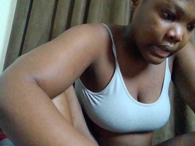 Sexyicey live cam on BongaCams
