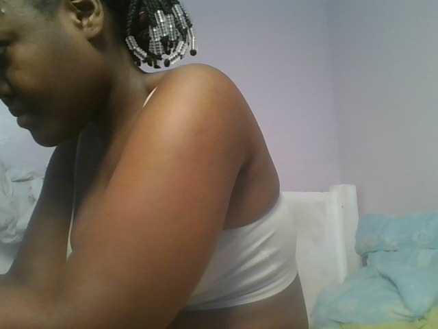 Sexyicey live cam on BongaCams