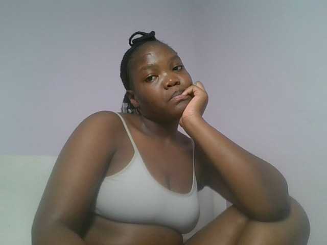 Sexyicey live cam on BongaCams
