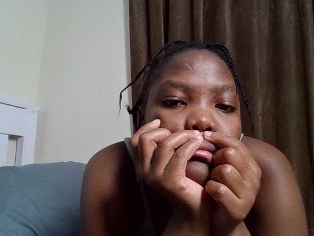 Sexyicey live cam on BongaCams