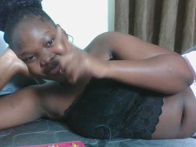 Sexyicey live webcam show