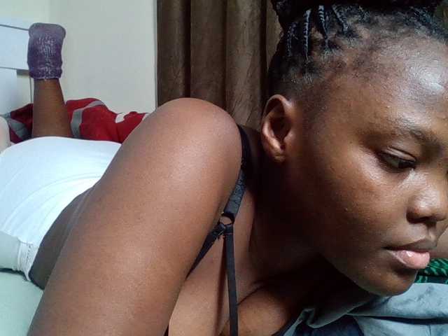Sexyicey live cam on BongaCams