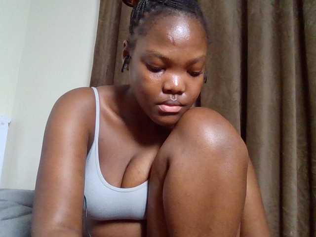 Sexyicey live cam on BongaCams