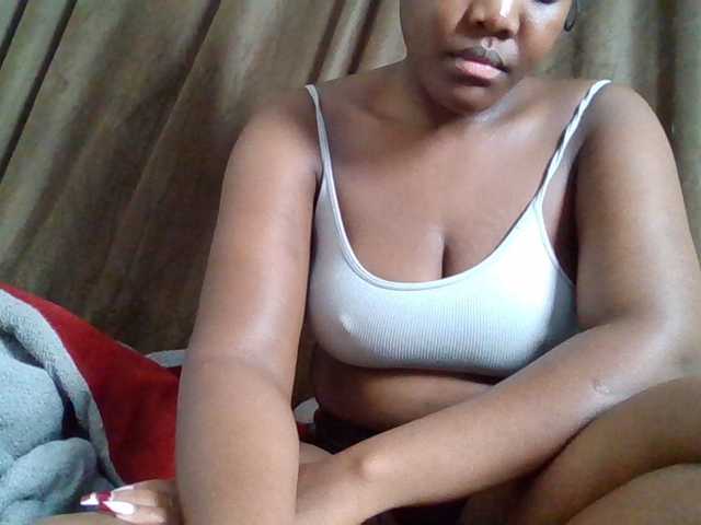 Sexyicey live cam on BongaCams