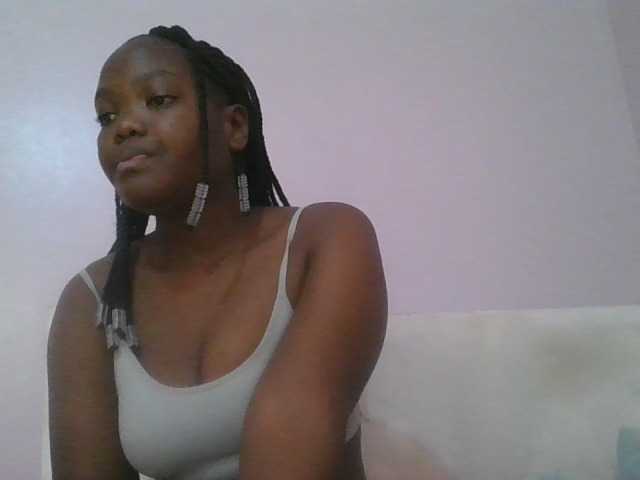 Sexyicey live cam on BongaCams