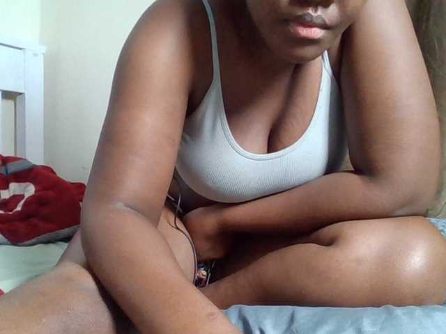 Sexyicey live cam on BongaCams