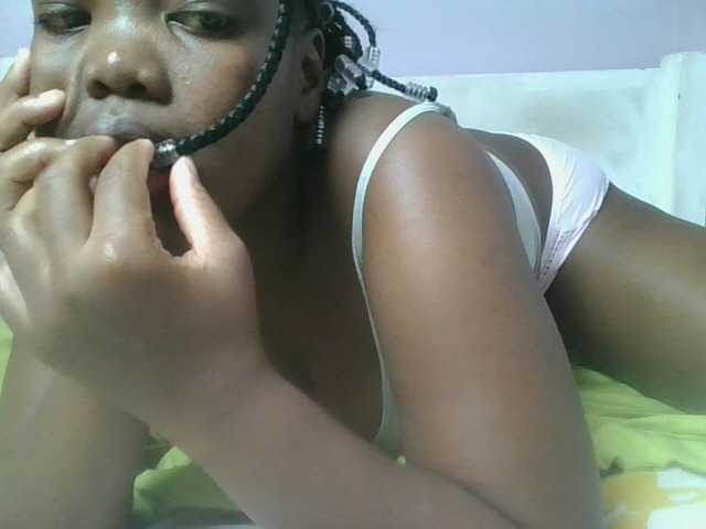 Sexyicey live cam on BongaCams