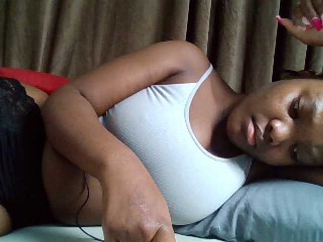 Sexyicey live cam on BongaCams