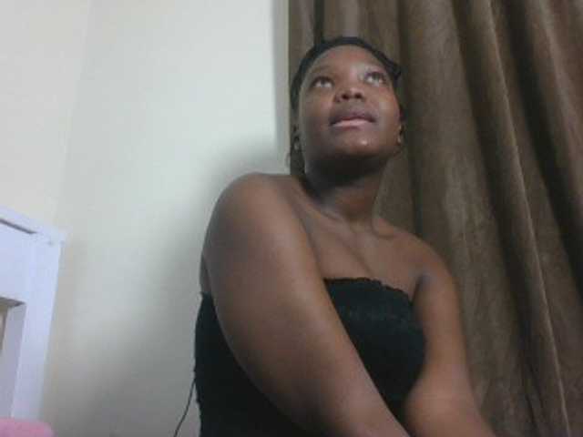 Sexyicey live webcam show