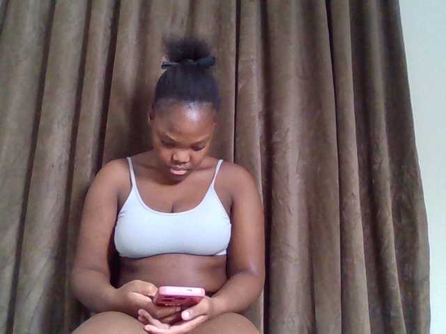 Sexyicey live cam on BongaCams