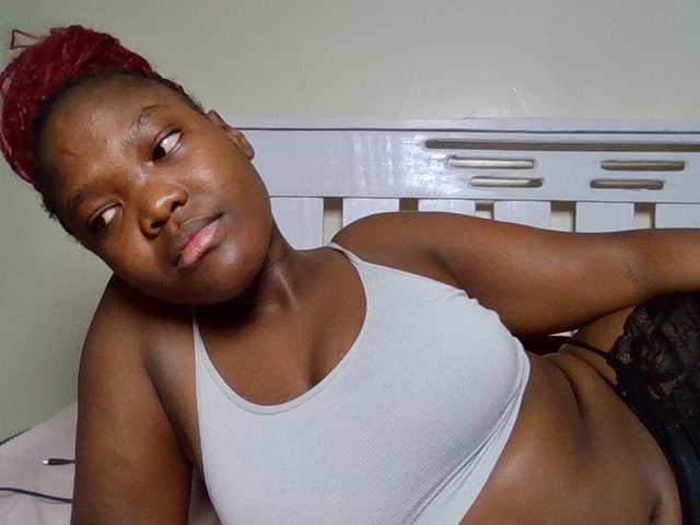 Sexyicey live cam on BongaCams