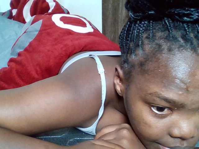 Sexyicey live webcam show