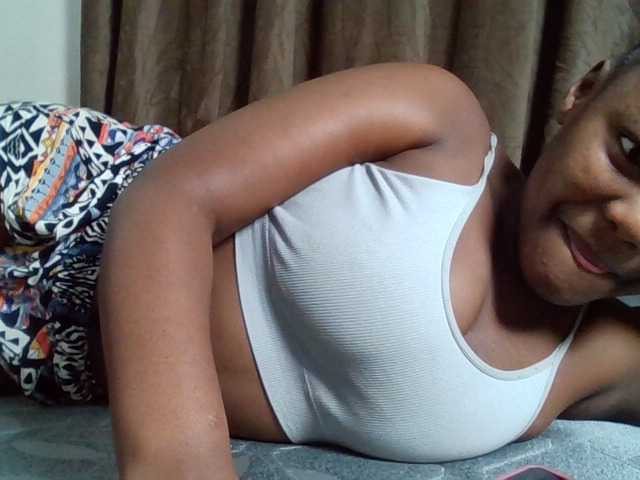 Sexyicey live webcam show