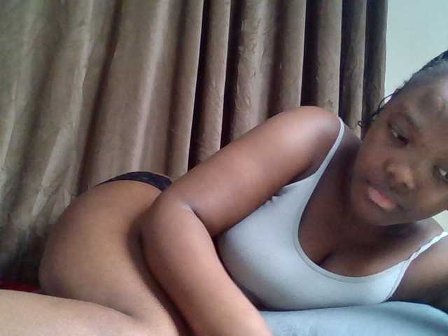 Sexyicey live cam on BongaCams