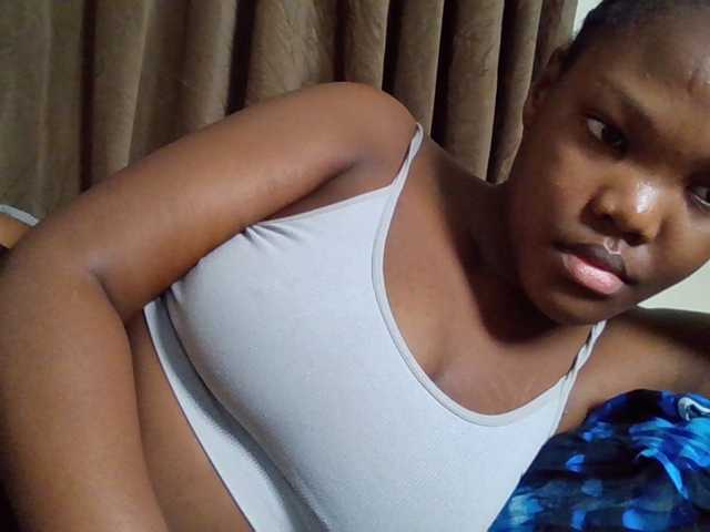 Sexyicey live cam on BongaCams