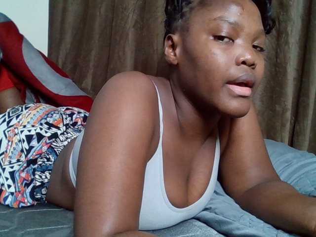 Sexyicey live webcam show