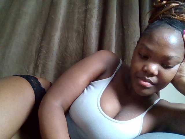 Sexyicey live cam on BongaCams