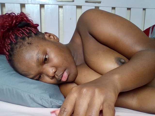 Sexyicey live cam on BongaCams