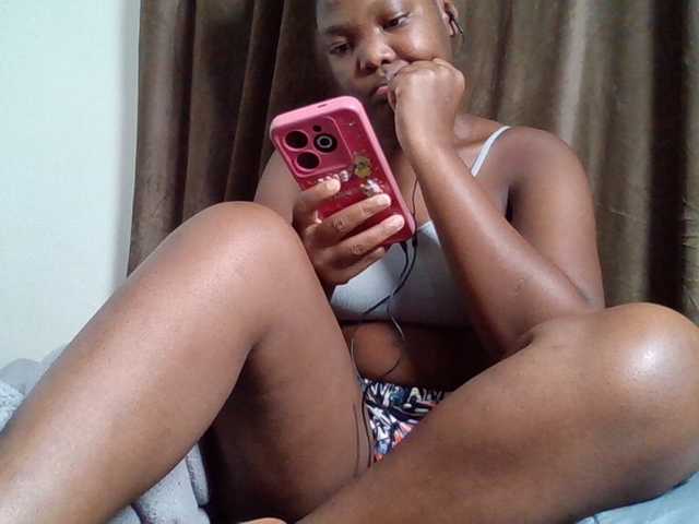 Sexyicey live webcam show