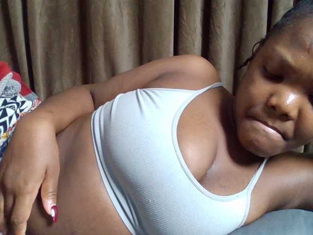 Sexyicey live cam preview