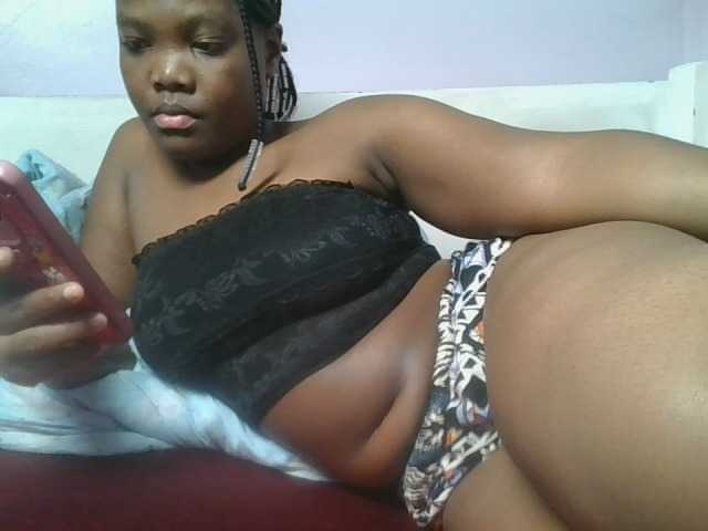 Sexyicey live cam on BongaCams