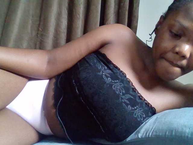 Sexyicey live cam on BongaCams